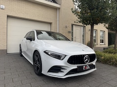 Mercedes-Benz A-klasse - 180 AMG Aut Panoramadak Widescreen SfeerVerlichting Keyless SportLeder Led Camera Nightpak