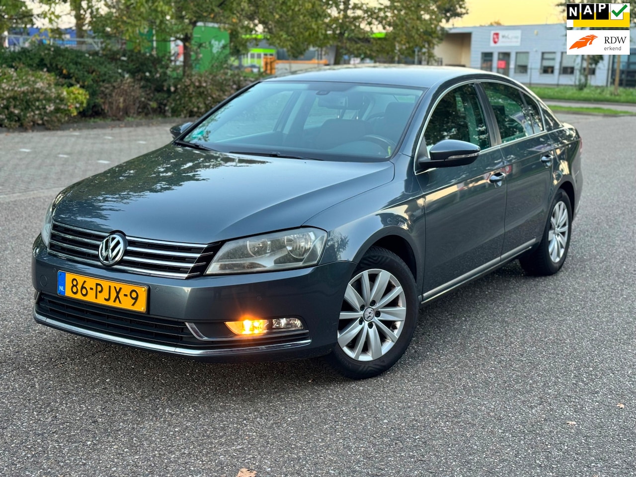 Volkswagen Passat - 1.6 TDI Comfortline BlueMotion 1.6 TDI Comfortline BlueMotion - AutoWereld.nl