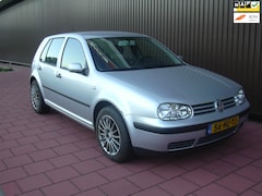 Volkswagen Golf - 1.6-16V Trendline