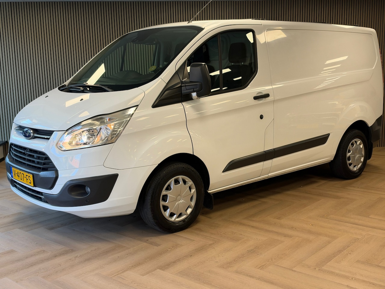 Ford Transit Custom - 270 2.0 TDCI L1H1 NAVI CAMERA TREKHAAK WM System oprijplaat (500 kg) - AutoWereld.nl