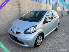 Toyota Aygo - 1.0-12V-AUTOMAAT|NW APK|AIRCO|ELEK PAKKET|LM