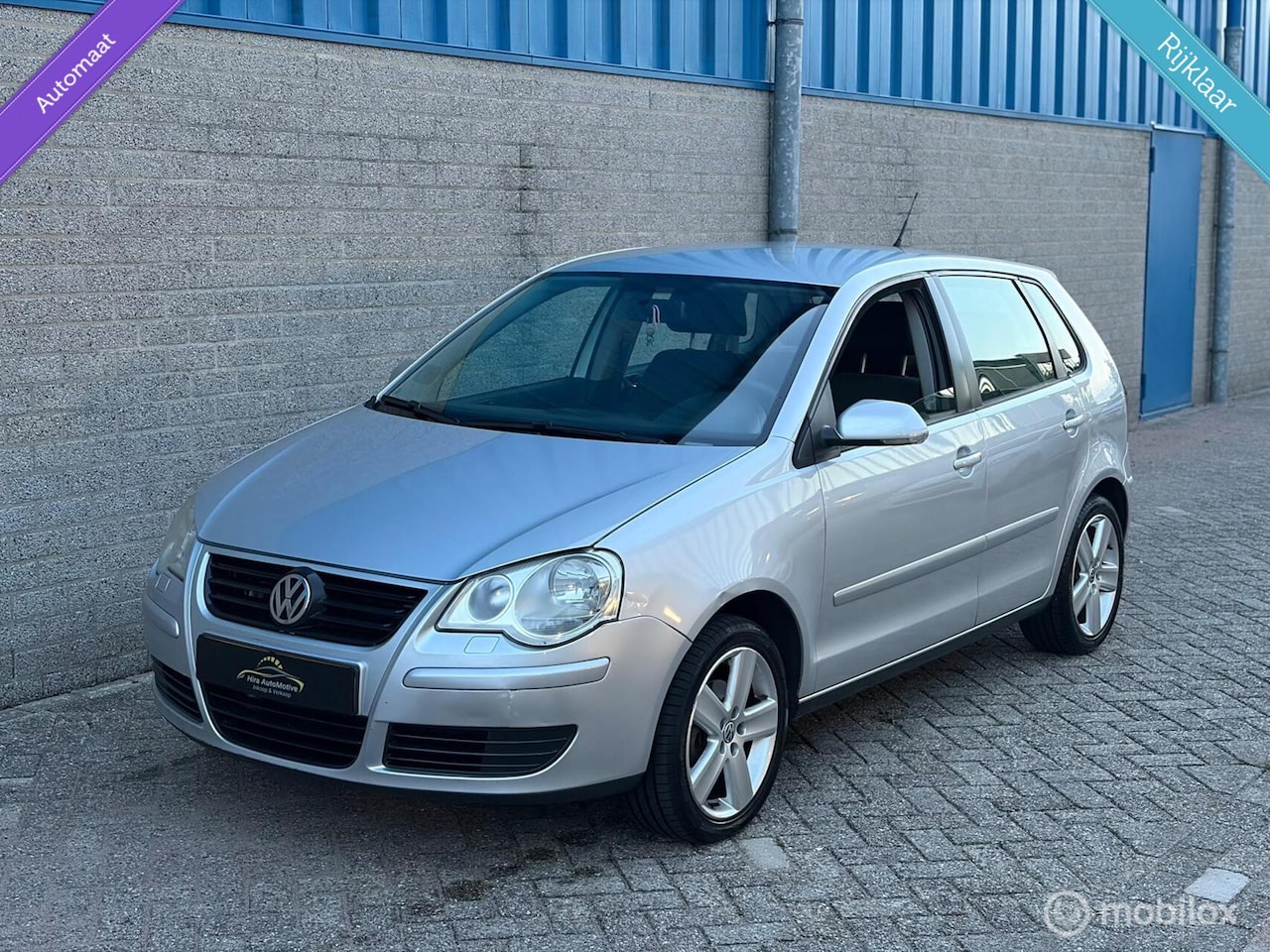 Volkswagen Polo - 1.4-16V AUTOMAAT|Navi|NW Riem|Park Sensoren|LM Velgen|Stoelverwarming|Clima|Luxe Uitvoerin - AutoWereld.nl