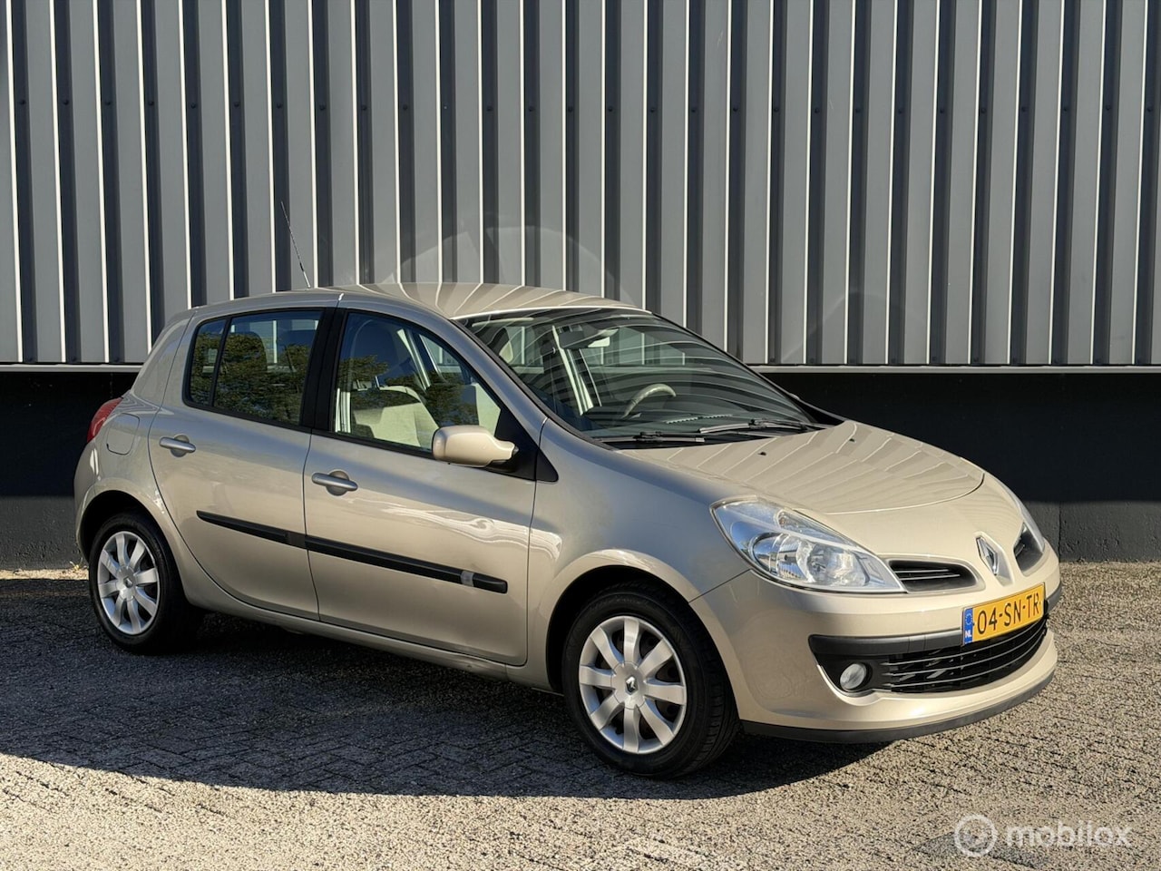 Renault Clio - 1.6-16V Dynamique Luxe 1.6-16V Dynamique Luxe - AutoWereld.nl
