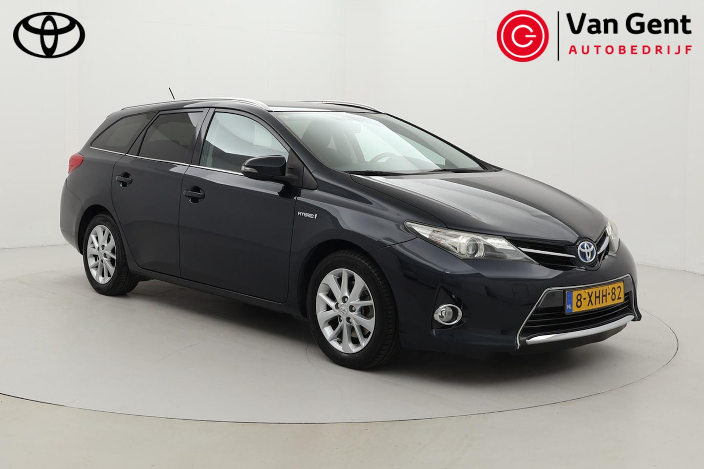 Toyota Auris Touring Sports - 1.8 Hybrid Lease | Volledige dealerhistorie | Origineel NL | Panoramadak | Navigatie | Cru - AutoWereld.nl