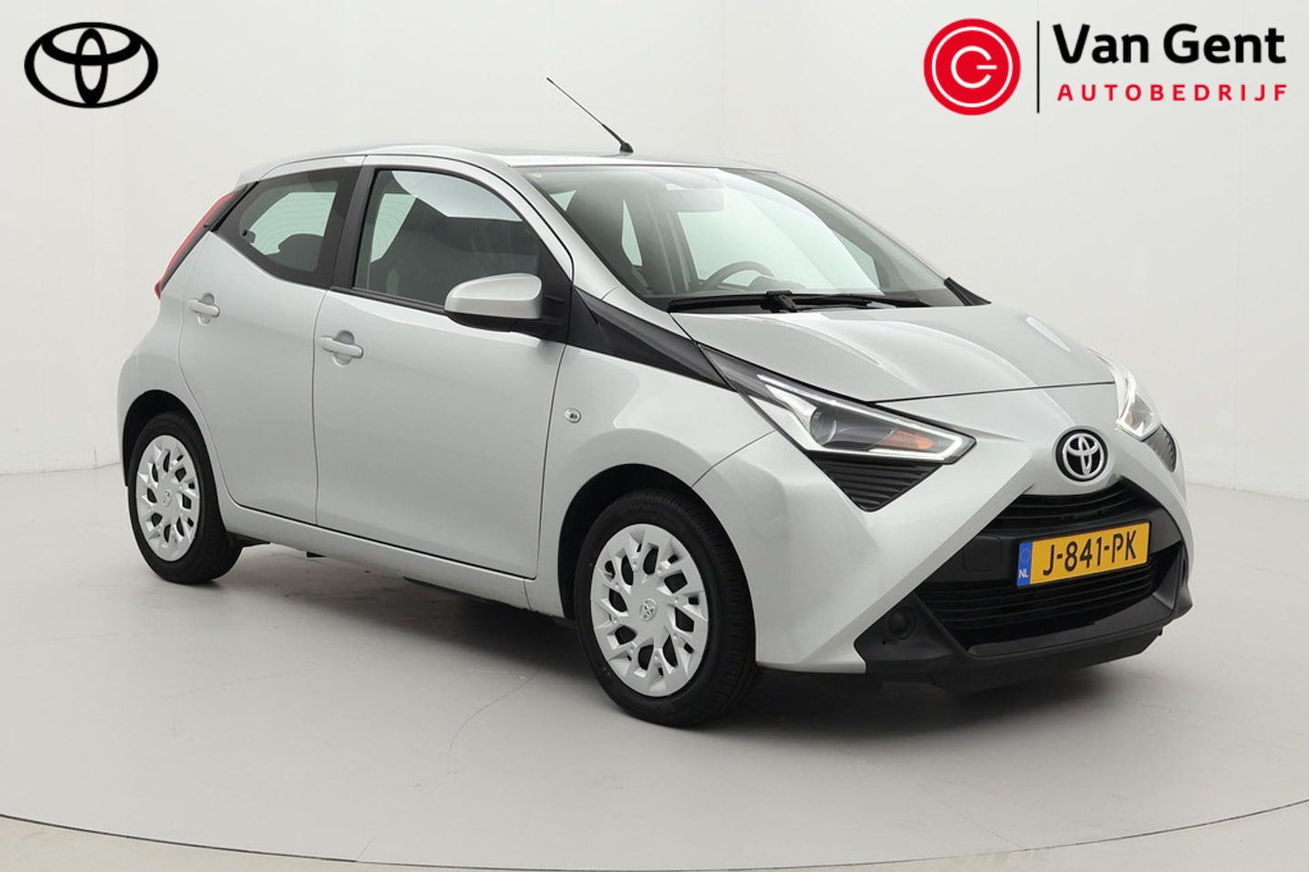 Toyota Aygo - 1.0 VVT-i x-play | Apple Carplay / Android Auto | Airco | Camera | DAB | Bluetooth - AutoWereld.nl
