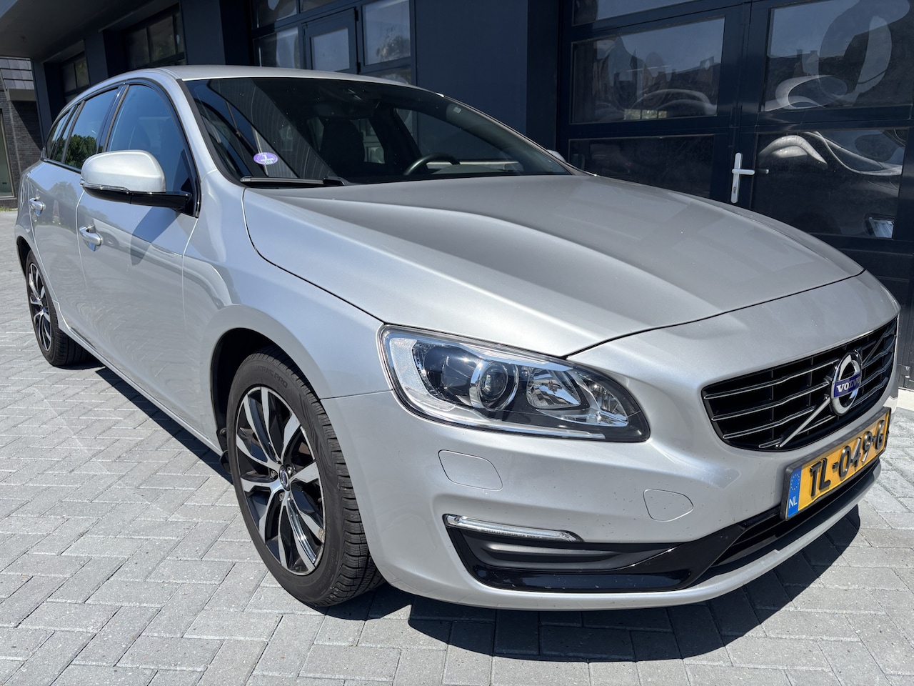 Volvo V60 - 2.0 T3 Polar+ Dynamic - AutoWereld.nl