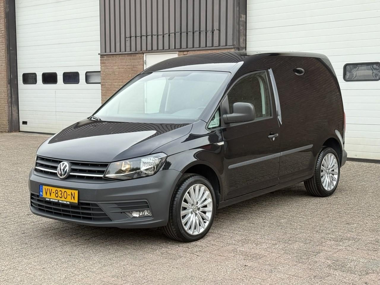 Volkswagen Caddy - 2.0 TDI / DSG Automaat / Navi / Airco / NAP / Camera / Zijdeur / LMV - AutoWereld.nl