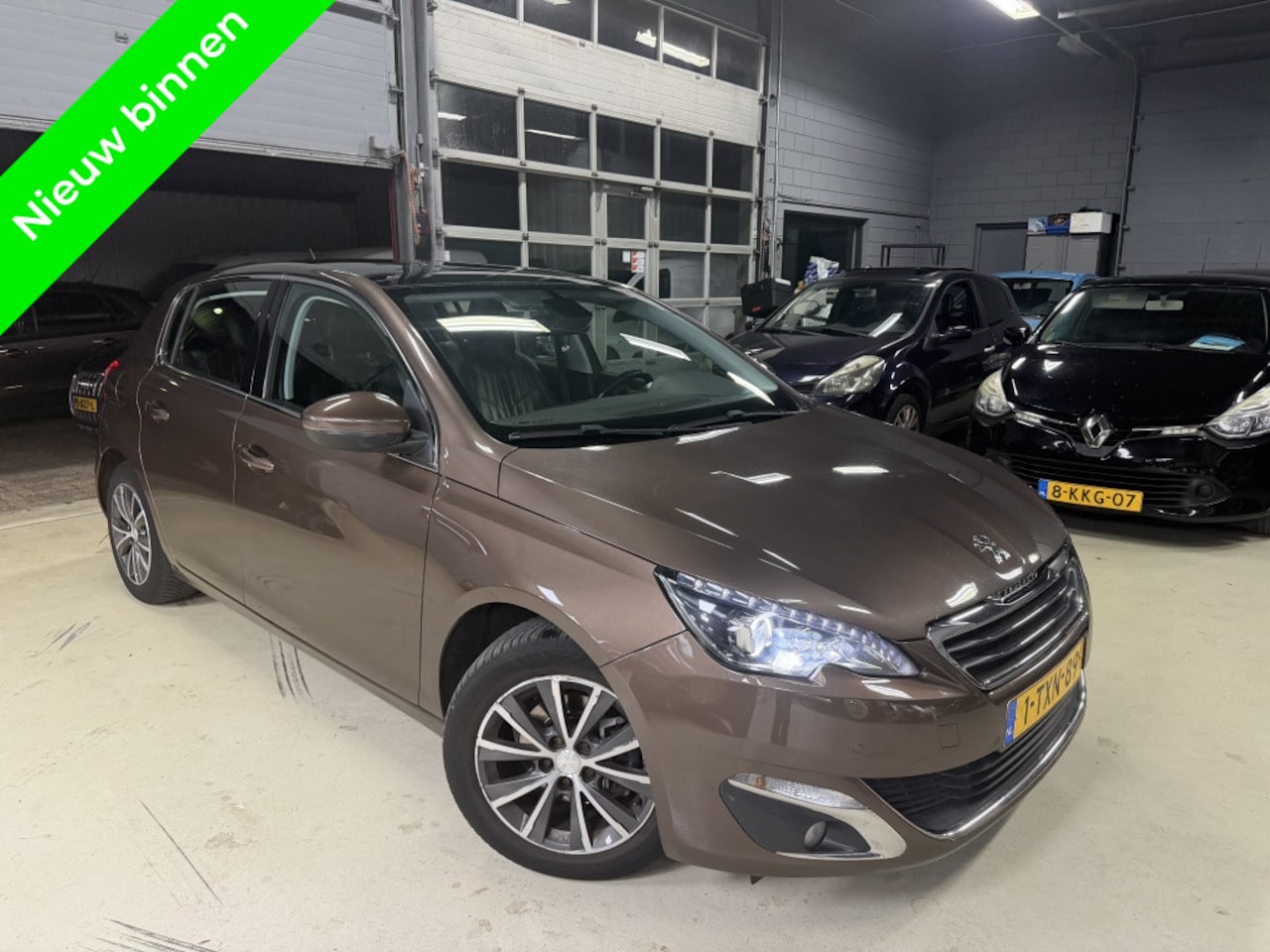 Peugeot 308 - 1.6 HDI Allure Pano|Leer|Massage|Navi|Clima|Sensoren - AutoWereld.nl