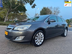 Opel Astra Sports Tourer - 1.4 Cosmo / airco / cruise.control / pdc / elek.pakket / lmv / nap