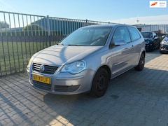Volkswagen Polo - 1.4-16V Optive werkende Airco | Trekhaak | Elektrische ramen