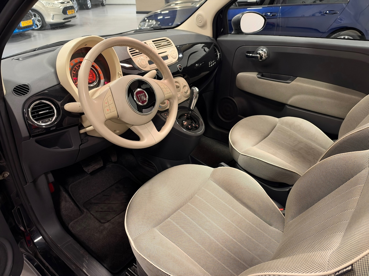 Fiat 500 - 1.2 Lounge Nap Automaat Airco Bluetooth Pano 16 Inch - AutoWereld.nl