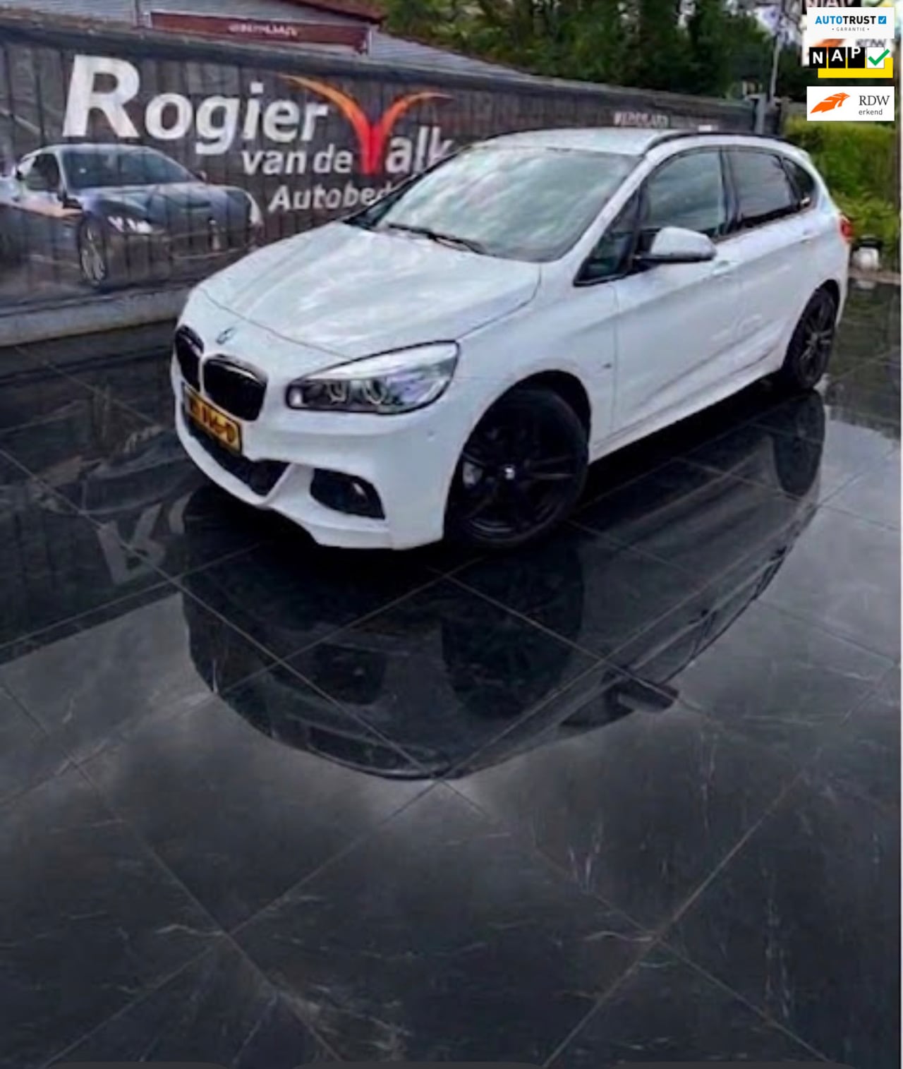BMW 2-serie Active Tourer - 218i M PAKKET Centennial Executive - AutoWereld.nl