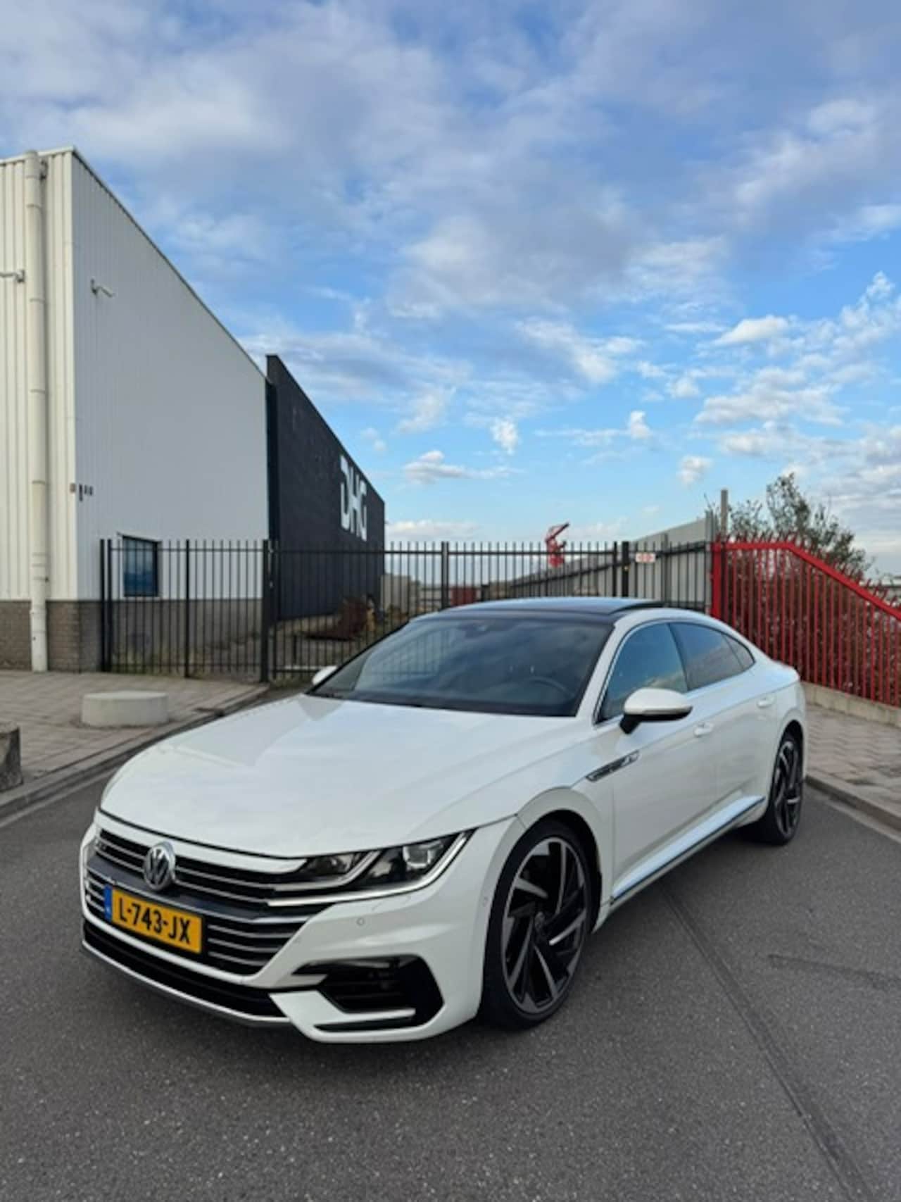 Volkswagen Arteon - 2.0 TSI Business R Exclusive 2.0 TSI Business R Exclusive - AutoWereld.nl