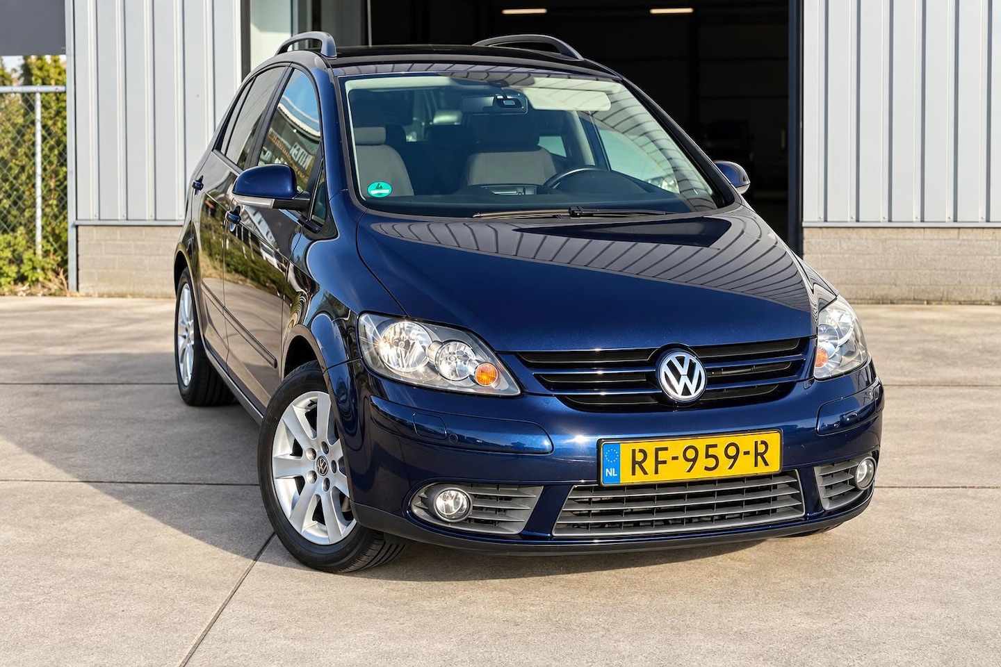 Volkswagen Golf Plus - 1.4 TSI Trendline Automaat/ Airco/Cam/Trekhaak/PDC/Stoelverwarming - AutoWereld.nl
