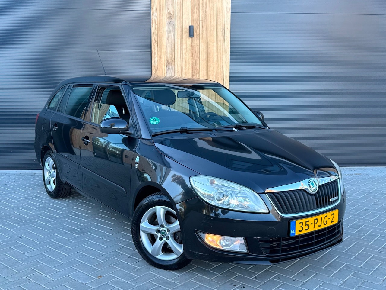 Skoda Fabia Combi - 1.2 TDI Greenline (bj 2011) Airco/Cruise control/Lmv/APK:05-2027 - AutoWereld.nl