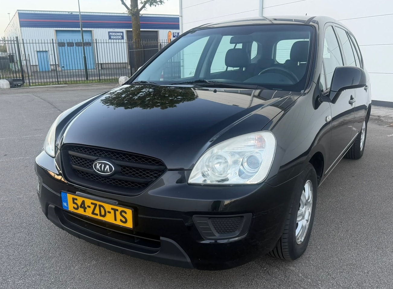 Kia Carens - 2.0 CVVT X-tra Nap Airco APK 19-02-2027 Trekhaak - AutoWereld.nl