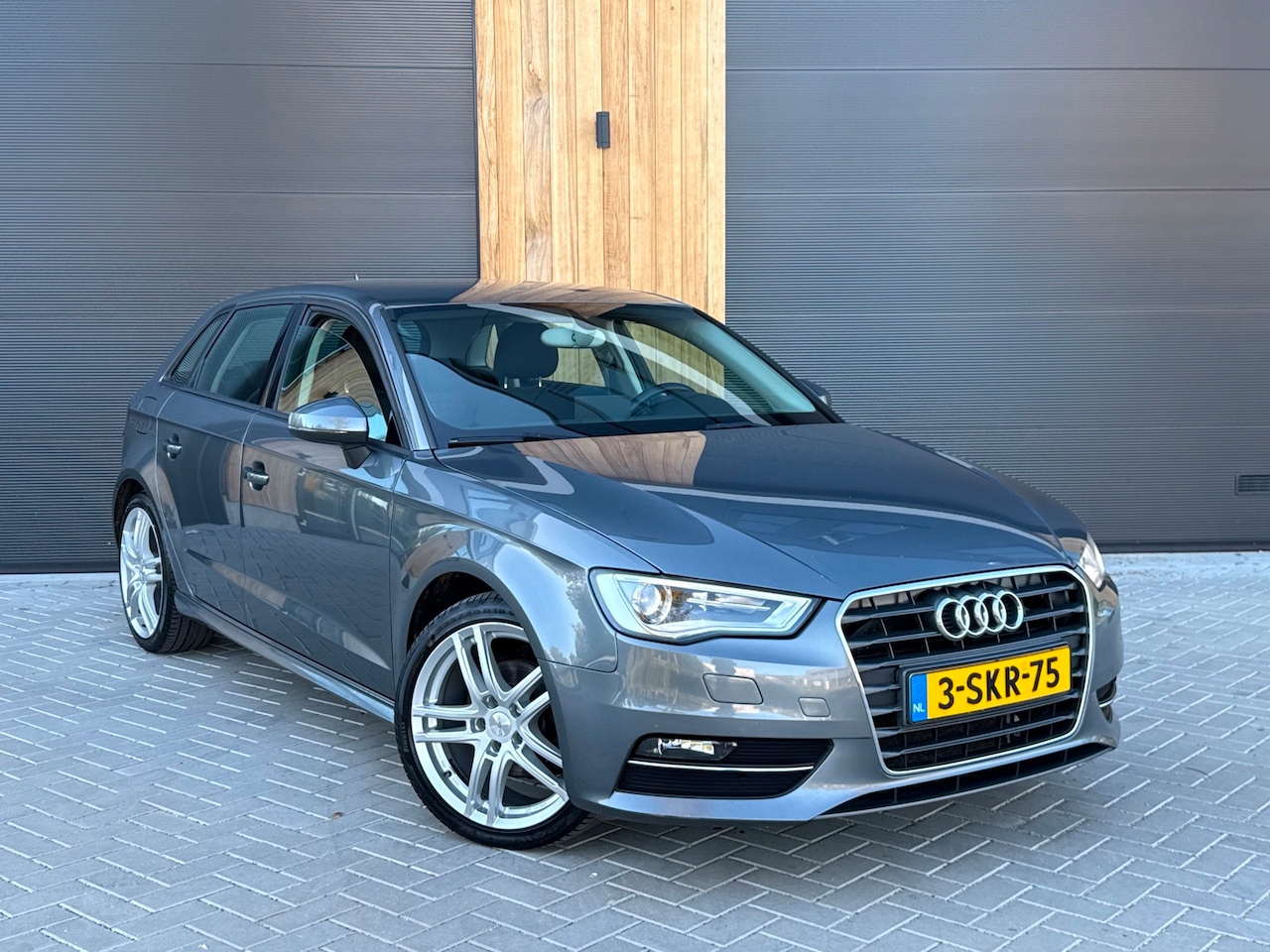 Audi A3 Sportback - 1.6 TDI ultra Edition Climate|Xenon|Cruise|Navi|Pdc - AutoWereld.nl