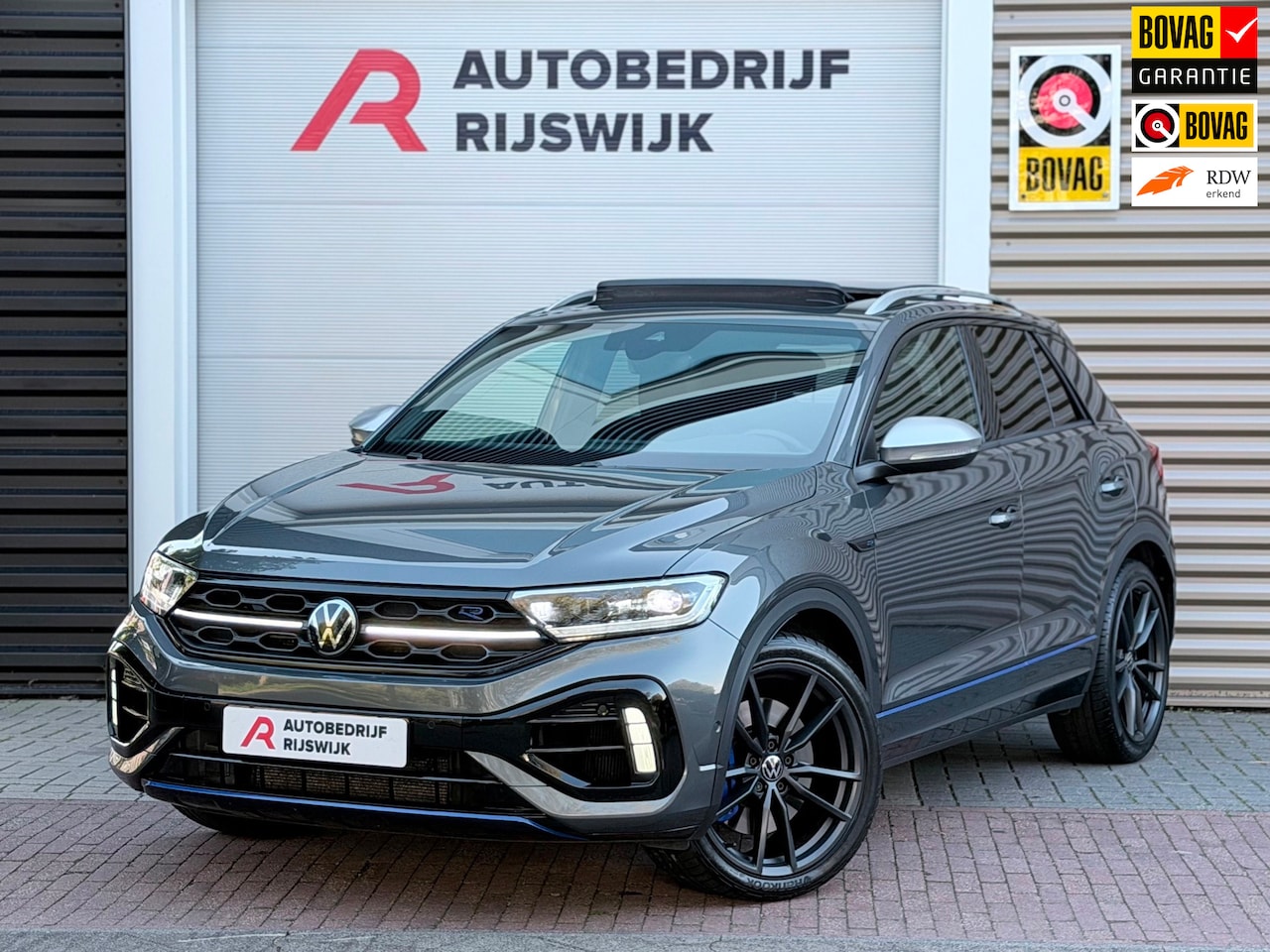 Volkswagen T-Roc - 2.0 TSI 4Motion R Akra/Memory/Pano/IQ.Light - AutoWereld.nl