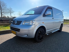Volkswagen Transporter - 2.5 TDI 300 Trendline DC * APK 9-2027 * NAP