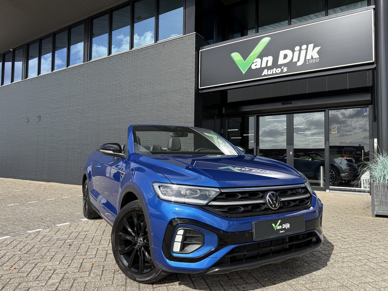 Volkswagen T-Roc Cabrio - 1.5 TSI R-Line Navi Camera Virt.Cockpit Stuur/Stoelverw. - AutoWereld.nl