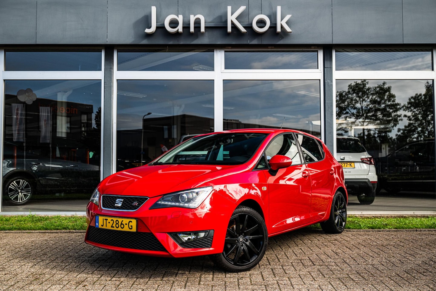 SEAT Ibiza - 1.0 TSi 95pk FR Connect | Cruise Control | Stoelverwarming | Parkeersensoren - AutoWereld.nl