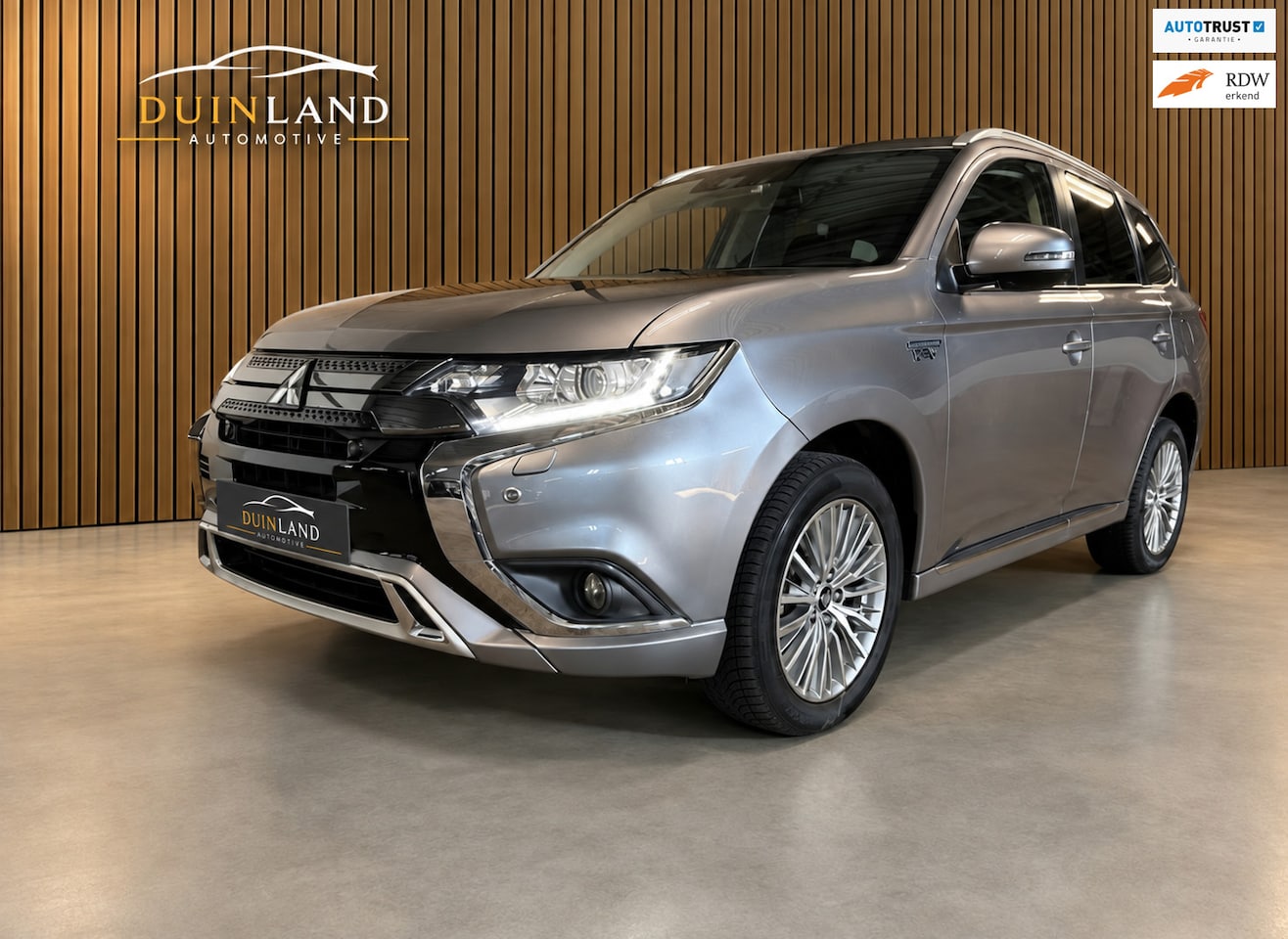 Mitsubishi Outlander - Mitsubishi Outlander 2.4 Pure +|4WD|Cam - AutoWereld.nl