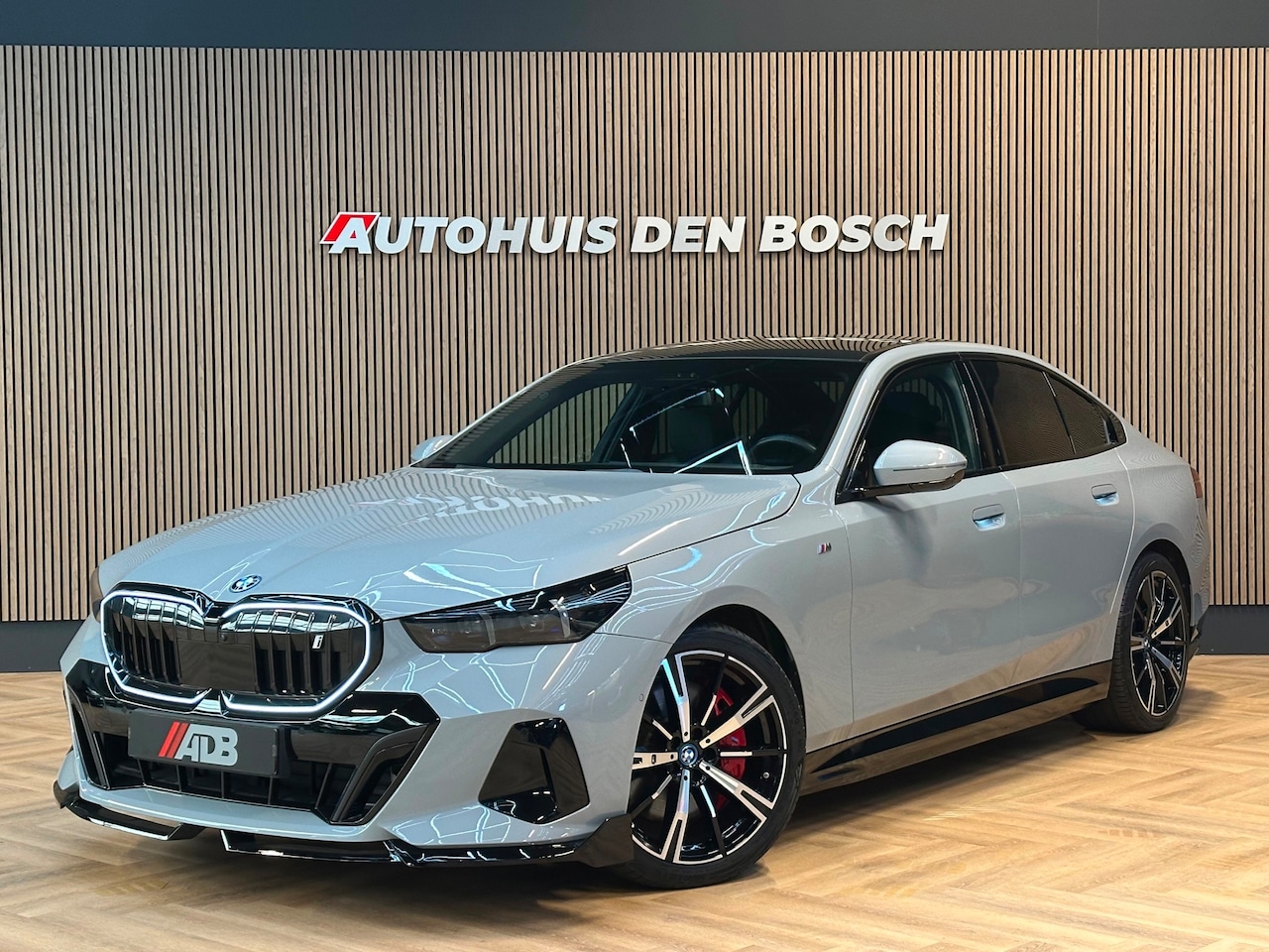 BMW i5 - EDrive40 84 kWh M Sport - Pano - 360 - H&K - Keyles - AutoWereld.nl