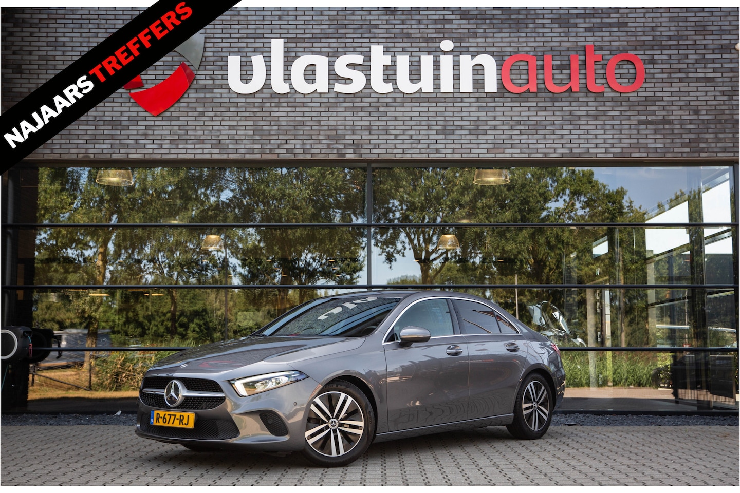 Mercedes-Benz A-klasse - 180 Premium Plus 180 Premium Plus , Adaptive cruise control, Sfeerverlichting, Stoelverwarming, Achteruitri - AutoWereld.nl