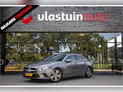 Mercedes-Benz A-klasse - 180 Premium Plus , Adaptive cruise control, Sfeerverlichting, Stoelverwarming, Achteruitri