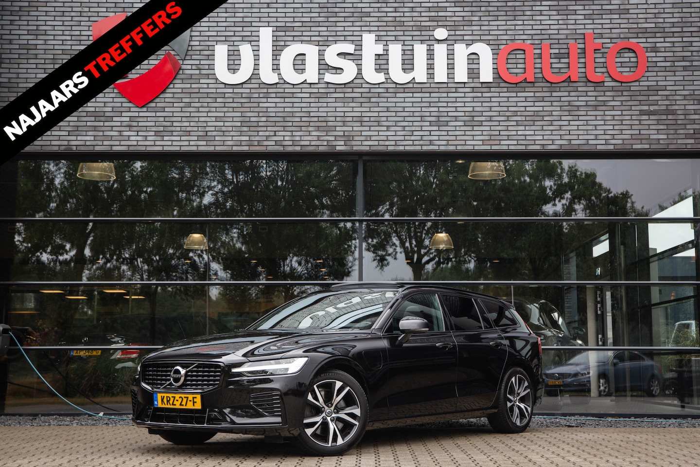 Volvo V60 - 2.0 T6 Recharge AWD R-Design 2.0 T6 Recharge AWD R-Design , SOH 88%, Pano, Nappaleder, Carplay, Camera - AutoWereld.nl
