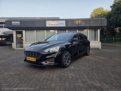 Ford Focus Wagon - 1.5 EcoB. ST L. Bns Automaat Climatronic Cruise control Navi Lichtmetaal 18 inch
