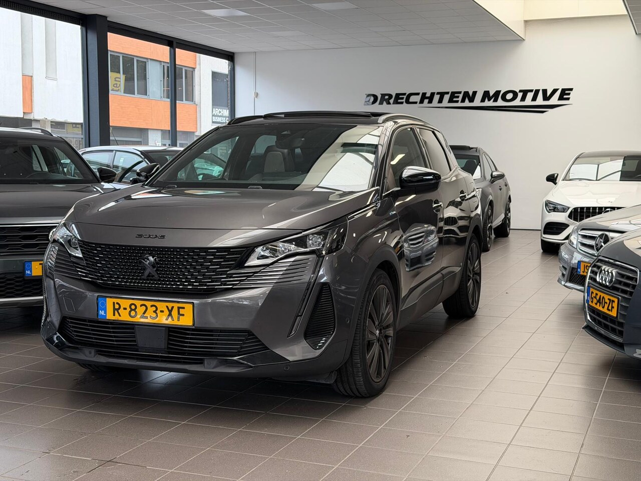 Peugeot 3008 - 1.6 HYbrid 225 GT / pano / camera / - AutoWereld.nl