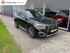 BMW X1 - sDrive20i Centennial High Executive PANO|TREKHAAK|LEDER