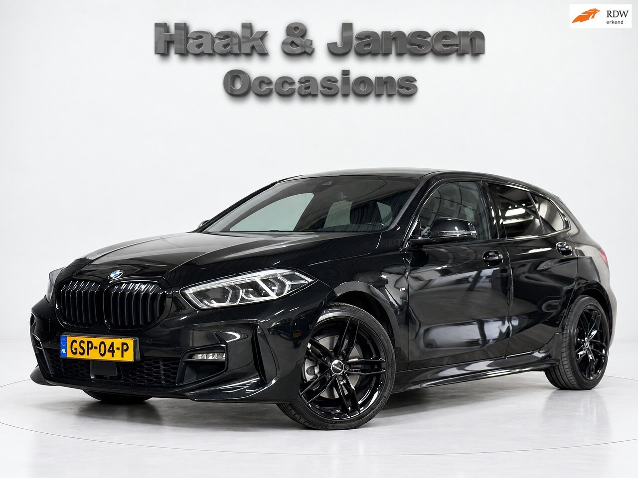 BMW 1-serie - 118i Executive - M sport - Trekhaak - Keyless - Leder - AutoWereld.nl