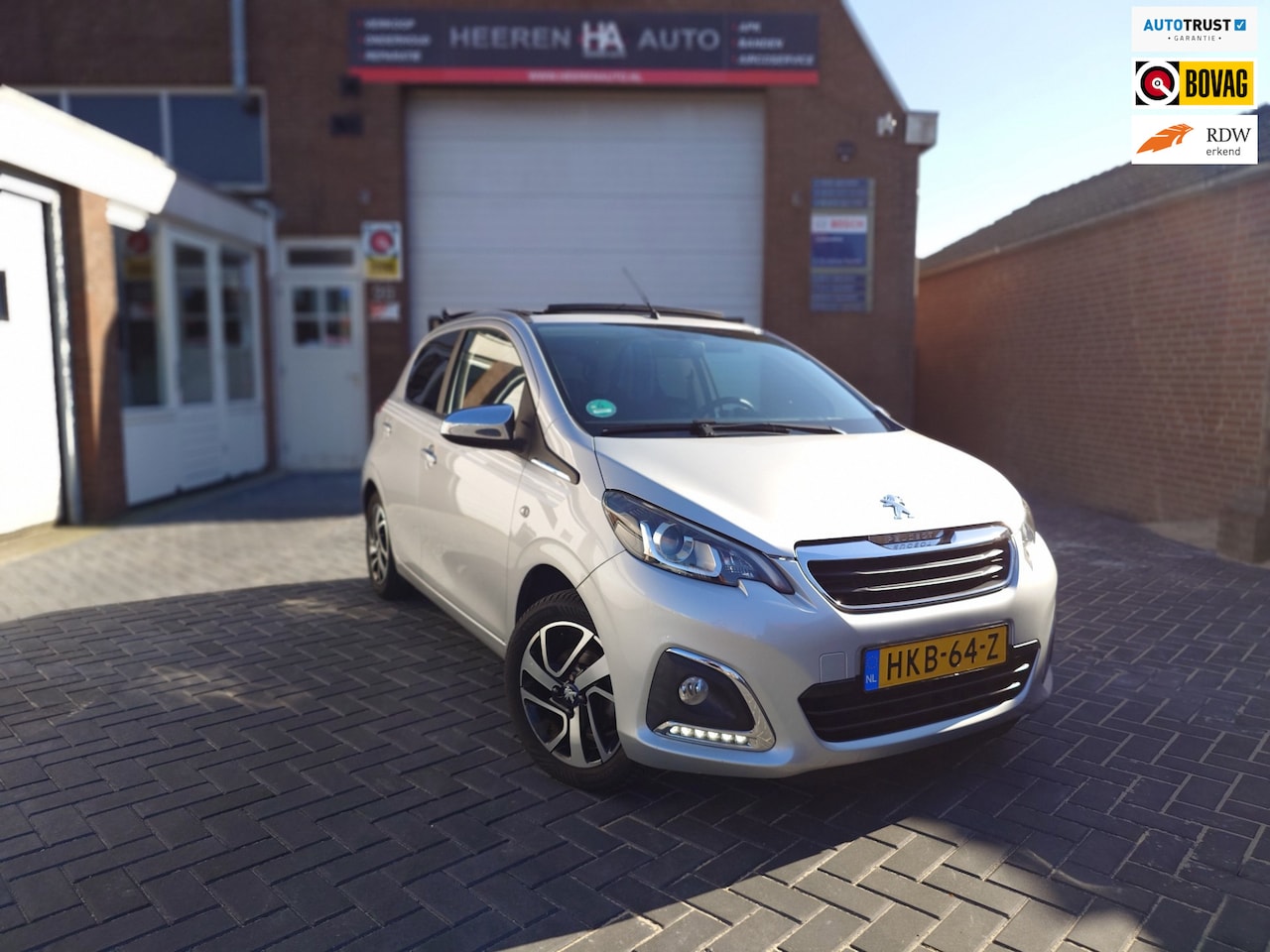 Peugeot 108 - 1.0 e-VTi GT-Line 1.0 e-VTi GT-Line, Cabriodak, Stoelverwarming - AutoWereld.nl