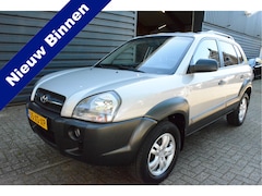 Hyundai Tucson - 2.0i Dynamic|Airco|Trekhaak|Nieuwstaat