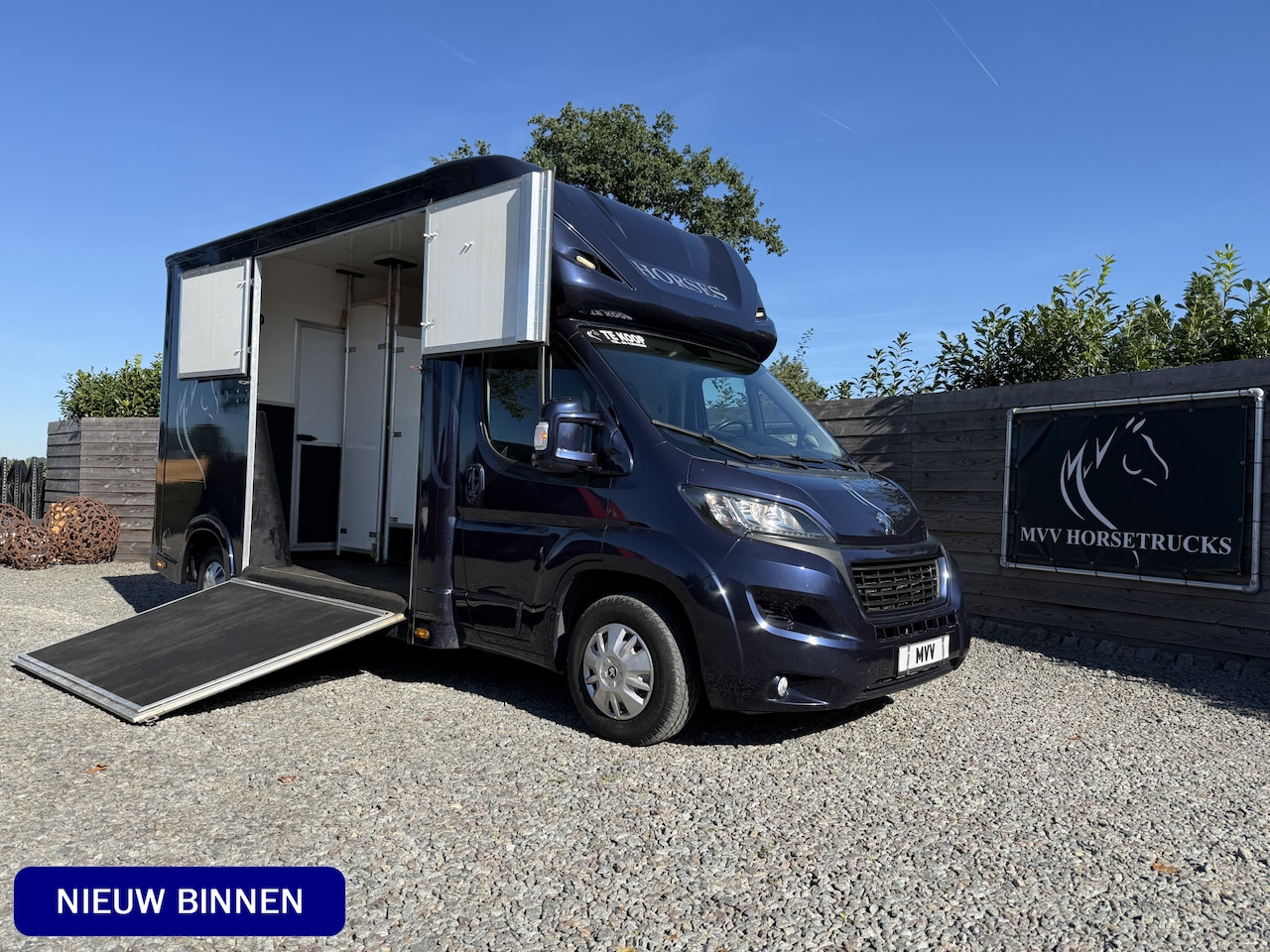 Peugeot Boxer - | HORSETRUCK | MVV | STALLION 3XL | 2015 | HENGST | MANUAL | 3-SEAT | 130PK | NO VAT | MAR - AutoWereld.nl