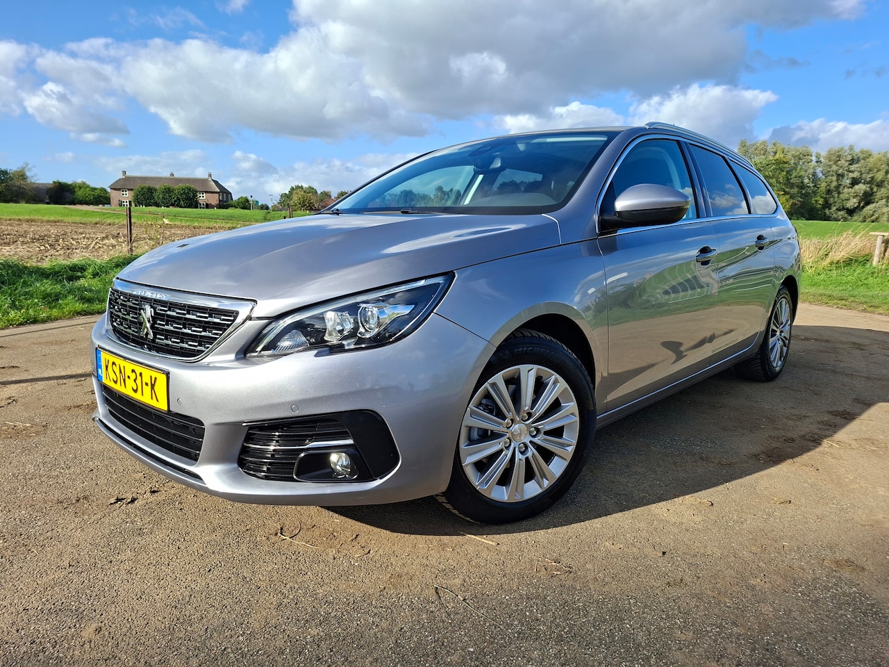 Peugeot 308 SW - 1.2 PureTech Blue Lease Allure - AutoWereld.nl