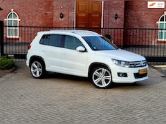 Volkswagen Tiguan - 1.4 TSI R-Line Edition / Camera / Airco / 4x4 / Stoelverwarming