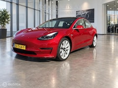 Tesla Model 3 - Long Range AWD 75 kWh | Trekhaak | 19" | Rood | SOH 80, 5%