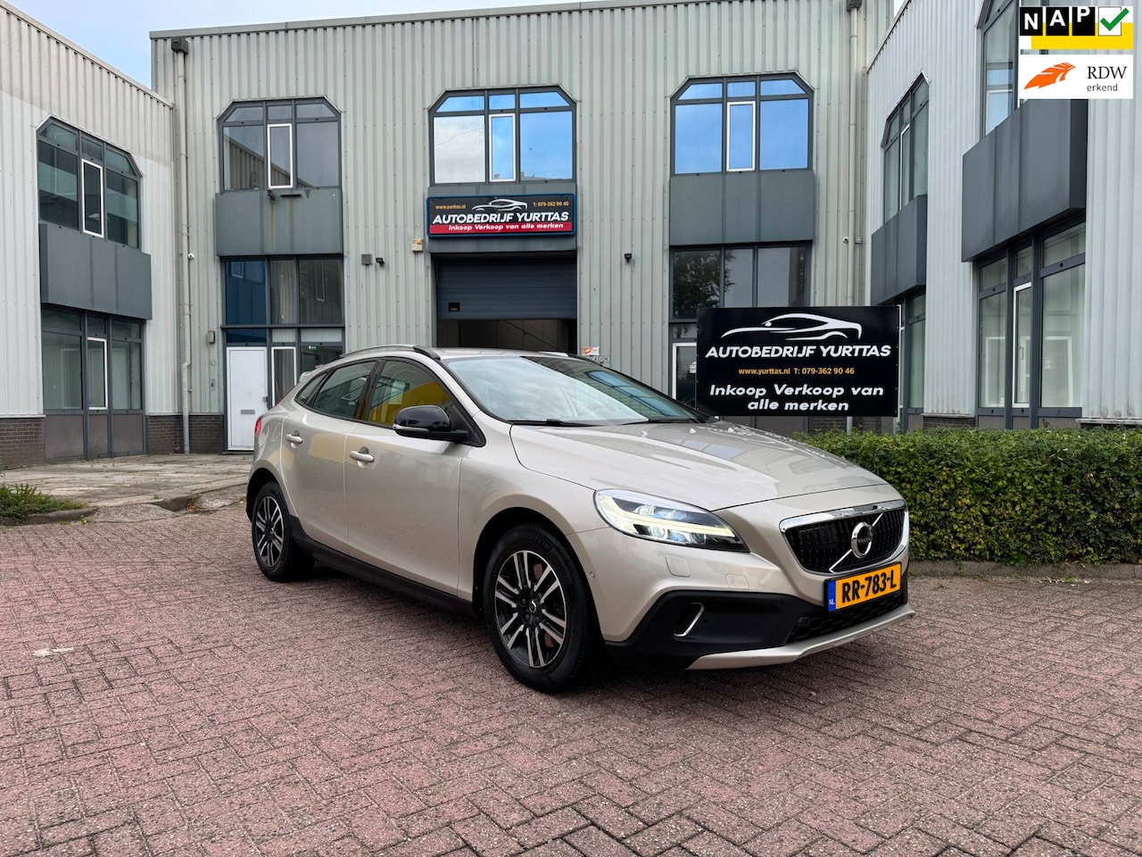 Volvo V40 Cross Country - 1.5 T3 Nordic+ AUTOMAAT!! - AutoWereld.nl