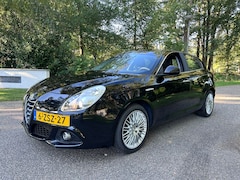 Alfa Romeo Giulietta - 1.6 JTDm Exclusive Nap Boekjes plus 2 sleutels.