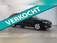 Skoda Octavia Combi - 1.0 e-TSI DSG Business Edition Panoramadak Parkeersensoren App Connect