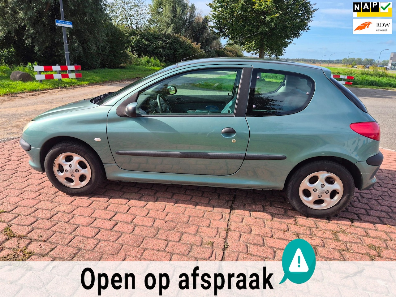 Peugeot 206 - 1.6-16V XT / Automaat - AutoWereld.nl