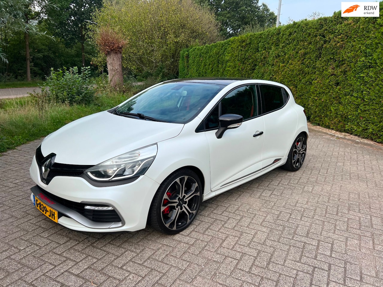 Renault Clio - 1.6 R.S. Trophy PARELMOER WIT CAMERA - AutoWereld.nl