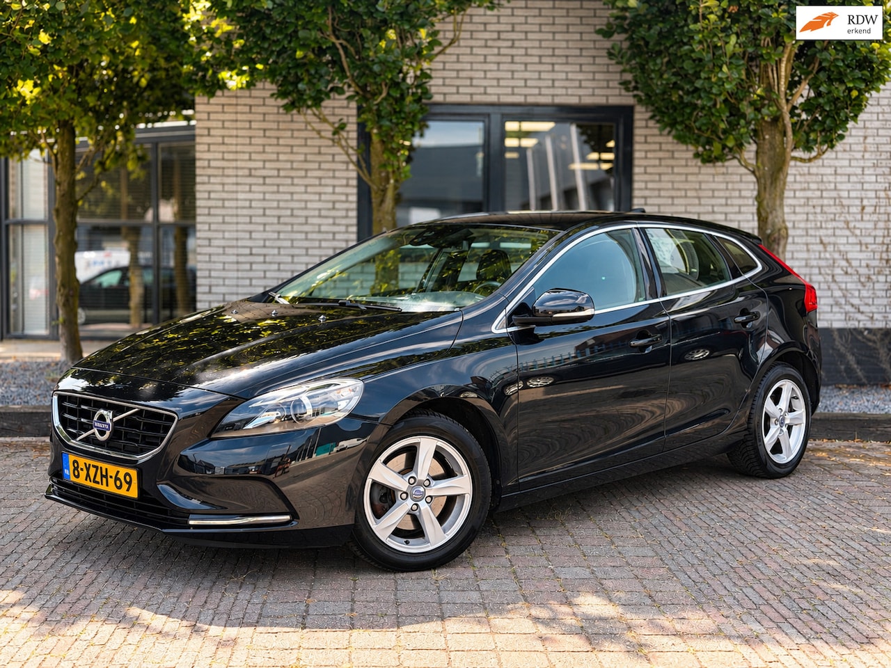 Volvo V40 - 1.6 T3 Summum Navi|Bluetooth Audio|ClimateControl|Stoelverwarming|PDC A|LED+Xenon|Nieuwe A - AutoWereld.nl