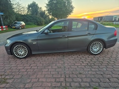 BMW 3-serie - 318i Dynamic Executive / Lees Tekst