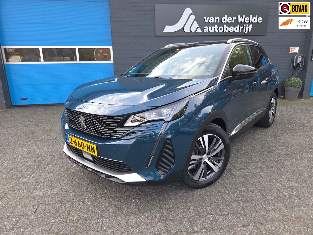 Peugeot 3008 - 1.2 PureTech GT 1.2 PureTech GT, Trekhaak - AutoWereld.nl