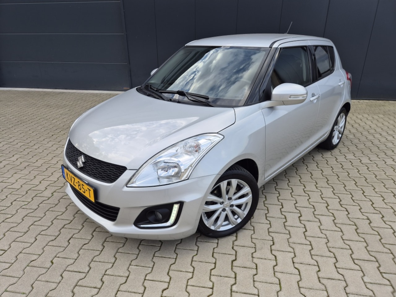 Suzuki Swift - 1.2 S-Edition | Airco | Cruise control | Keyylesss entry - AutoWereld.nl