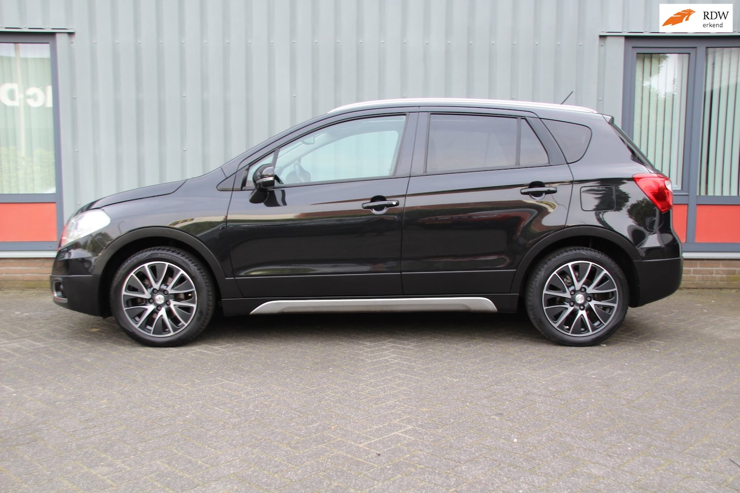 Suzuki SX4 S-Cross - 1.6 High Executive Panorama dak / Afn trekhaak / Leer / enzv - AutoWereld.nl